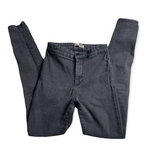 Denim Co SZ 4 black distressed skinny jeans